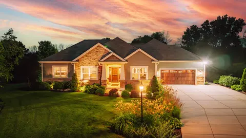 w229n4329 Baker, Pewaukee, WI 53072