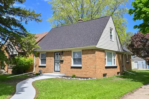 5002 N 24th, Milwaukee, WI 53209