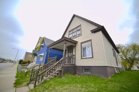 1925 W W Ctr, Milwaukee, WI 53206