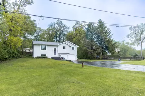 27512 95th, Salem Lakes, WI 53168
