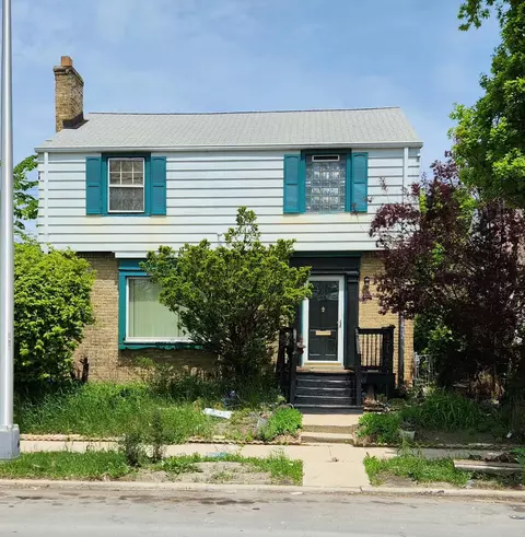 3914 W Hampton, Milwaukee, WI 53209