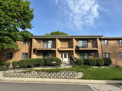 4417 S Greenridge #F, Greenfield, WI 53220
