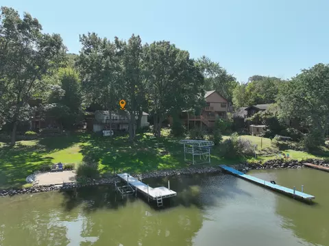 n7049 Oakwood Road, Richmond, WI 53190