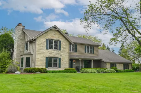 18140 Colline Vue, Brookfield, WI 53045