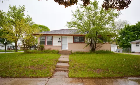 7928 W Clovernook, Milwaukee, WI 53223