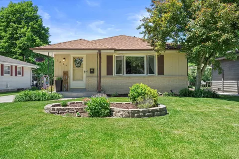 1017 S 120th, West Allis, WI 53214