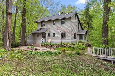 9561 Maple Tree, Farmington, WI 53040