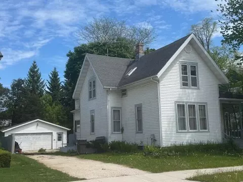 154 S East, Elkhart Lake, WI 53020
