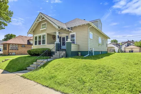 1623 S 57th, West Allis, WI 53214