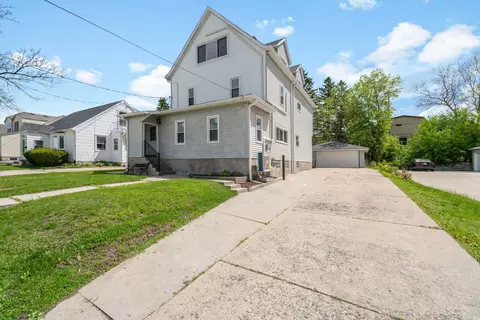 1925 Salisbury, West Bend, WI 53090