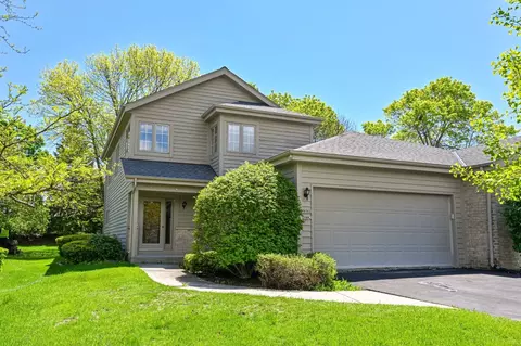 10702 N De La Warr, Mequon, WI 53092