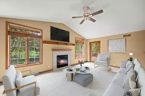 w159n4835 Graysland #E, Menomonee Falls, WI 53051