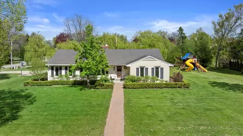 9180 N Fielding, Bayside, WI 53217