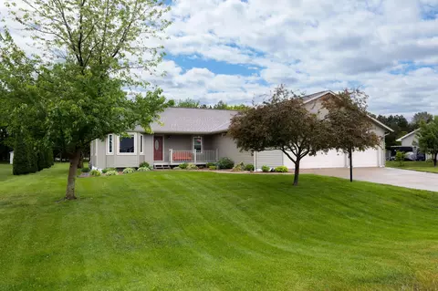 n8343 Mcwain Drive, Holland, WI 54636