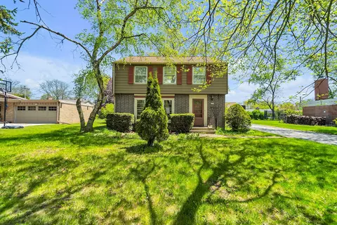 7438 N Seneca, Fox Point, WI 53217