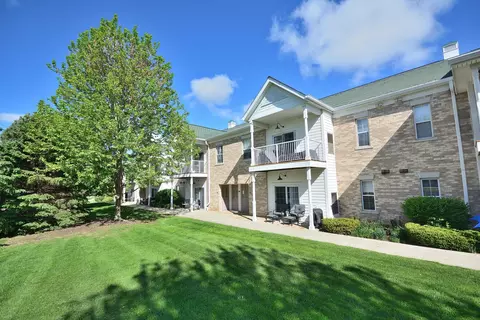 2704 Northview #144, Waukesha, WI 53188