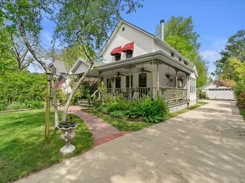 446 E Plainfield, Milwaukee, WI 53207