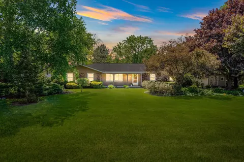 s45w25083 Black Oak, Waukesha, WI 53189