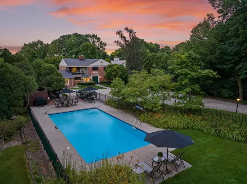 4696 N N Lk, Whitefish Bay, WI 53211