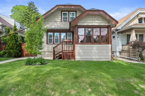 2049 S 77th, West Allis, WI 53219