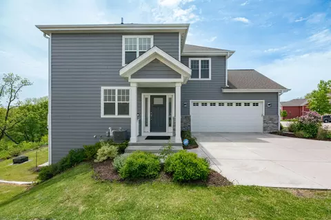 529 Century Oak, Waukesha, WI 53188