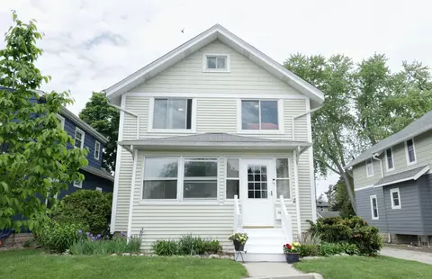 150 S James, Waukesha, WI 53186