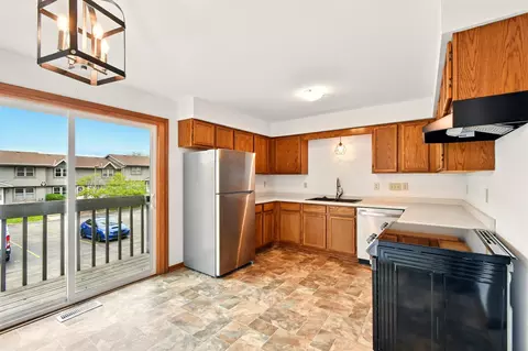 1825 Paramount #E, Waukesha, WI 53186