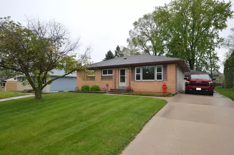 1781 Spruce, South Milwaukee, WI 53172
