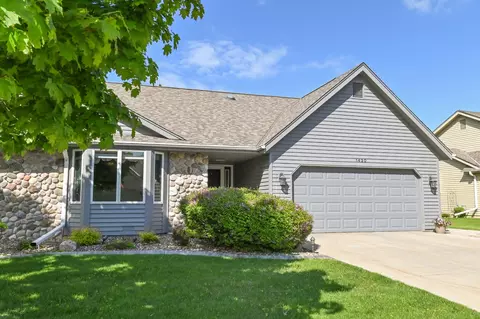 1420 Hidden Flds, West Bend, WI 53095