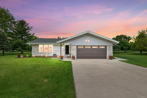 217 Karin, North Prairie, WI 53153