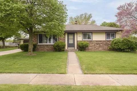 10065 S Cindy, Oak Creek, WI 53154