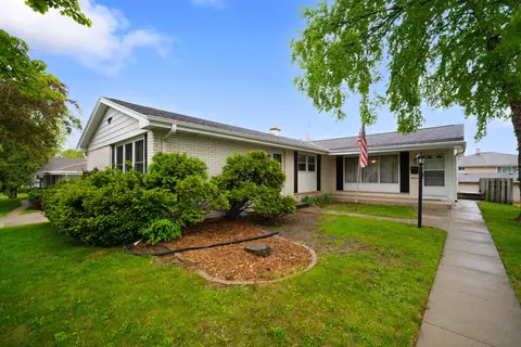 2016 Coronado #2018, Waukesha, WI 53189
