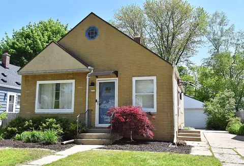 4772 N Diversey, Whitefish Bay, WI 53211