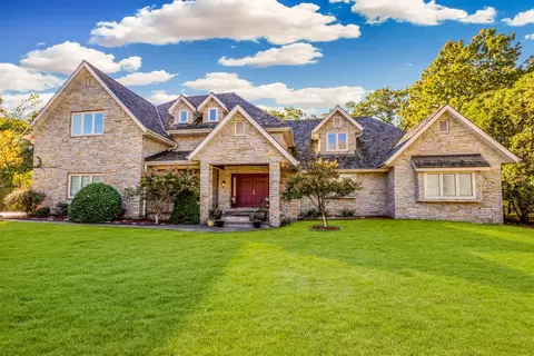 215 W Ravine Baye, Bayside, WI 53217