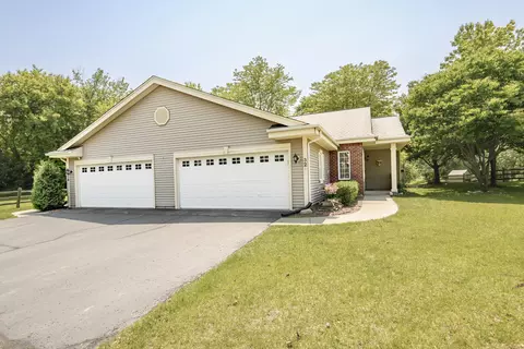 321 Nicole, Pewaukee, WI 53072