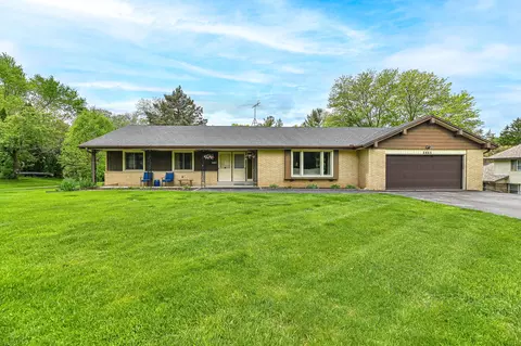 2465 Rockway, Brookfield, WI 53005