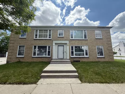 2740 N 61st, Milwaukee, WI 53210