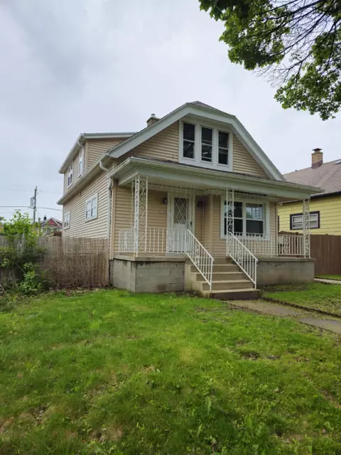 3248 S 9th #3248 A, Milwaukee, WI 53215