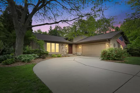 2820 S 152nd, New Berlin, WI 53151