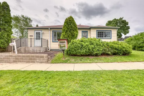 8325 W Arthur, West Allis, WI 53219