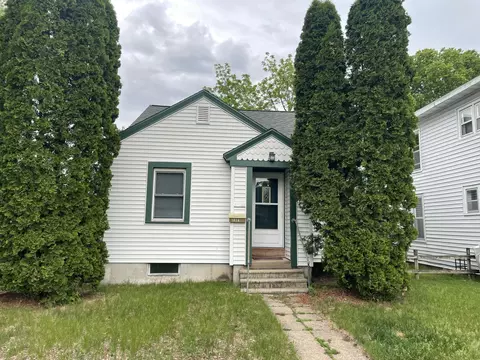 1814 Loomis, La Crosse, WI 54603