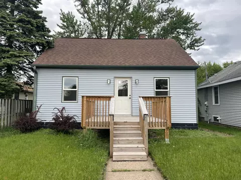 2218 Loomis, La Crosse, WI 54603
