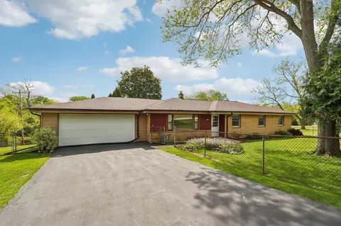 1424 S Arcadian, New Berlin, WI 53151