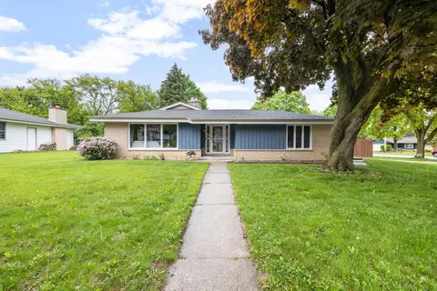 1996 Rambling Rose, Waukesha, WI 53186