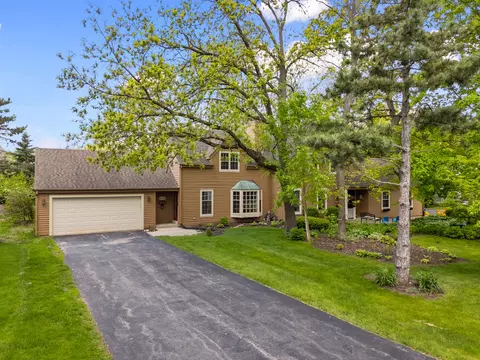 4055 Stonewood, Brookfield, WI 53045