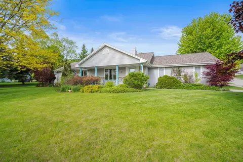 1226 Villa Park, West Bend, WI 53090