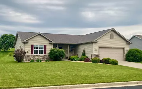 n8213 Woody Lane, Ixonia, WI 53036