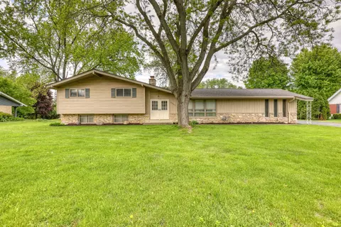 2050 Mt Kisco, Elm Grove, WI 53122