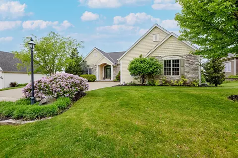3922 Oakmont, Waukesha, WI 53188