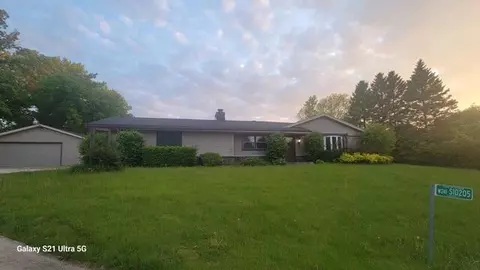 w241s10205 Clover, Big Bend, WI 53103